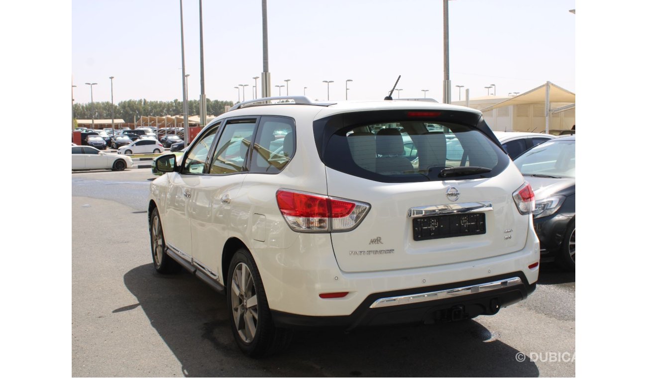 Nissan Pathfinder ACCIDENTS FREE - GCC- PERFECT CONDITION INSIDE OUT