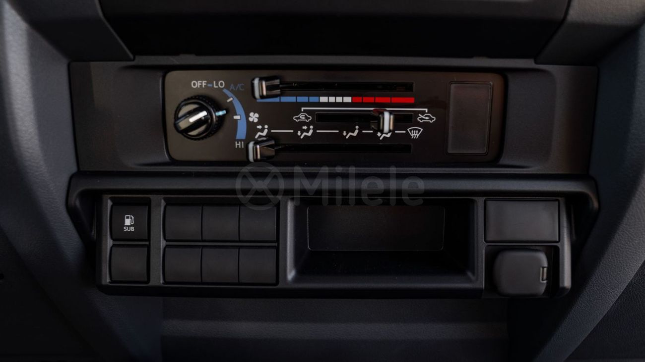 تويوتا Land Cruiser Pickup 70 TOYOTA LAND CRUISER 79SC | EXPORT ONLY