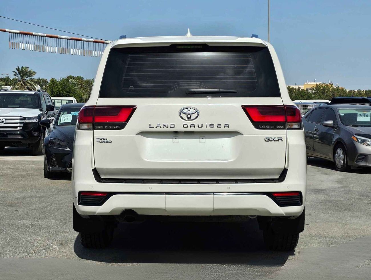 تويوتا لاند كروزر / GXR / TIWN TURBO / FULL OPTION / 3.5L V6 4WD / LOT#24037