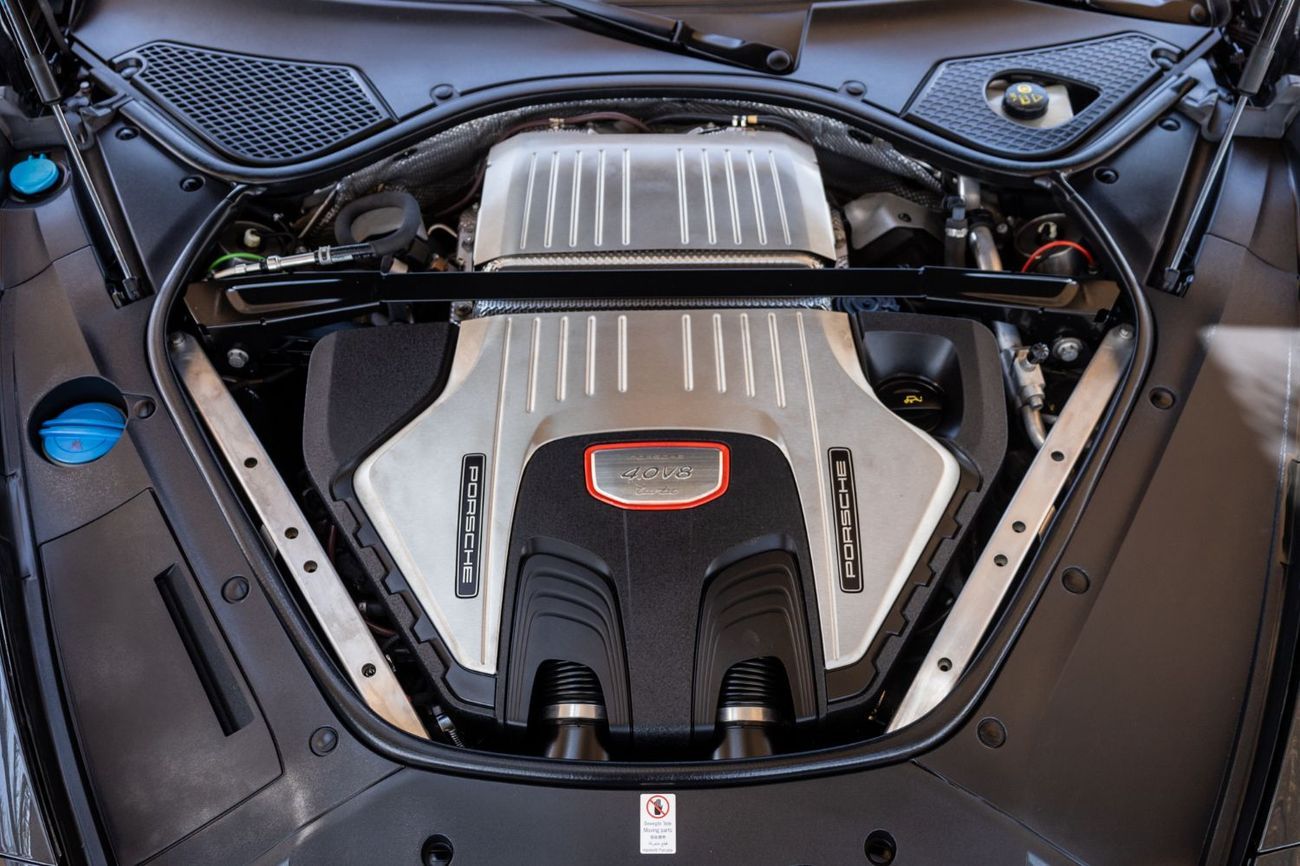 بورش باناميرا Turbo 4.0L AWD