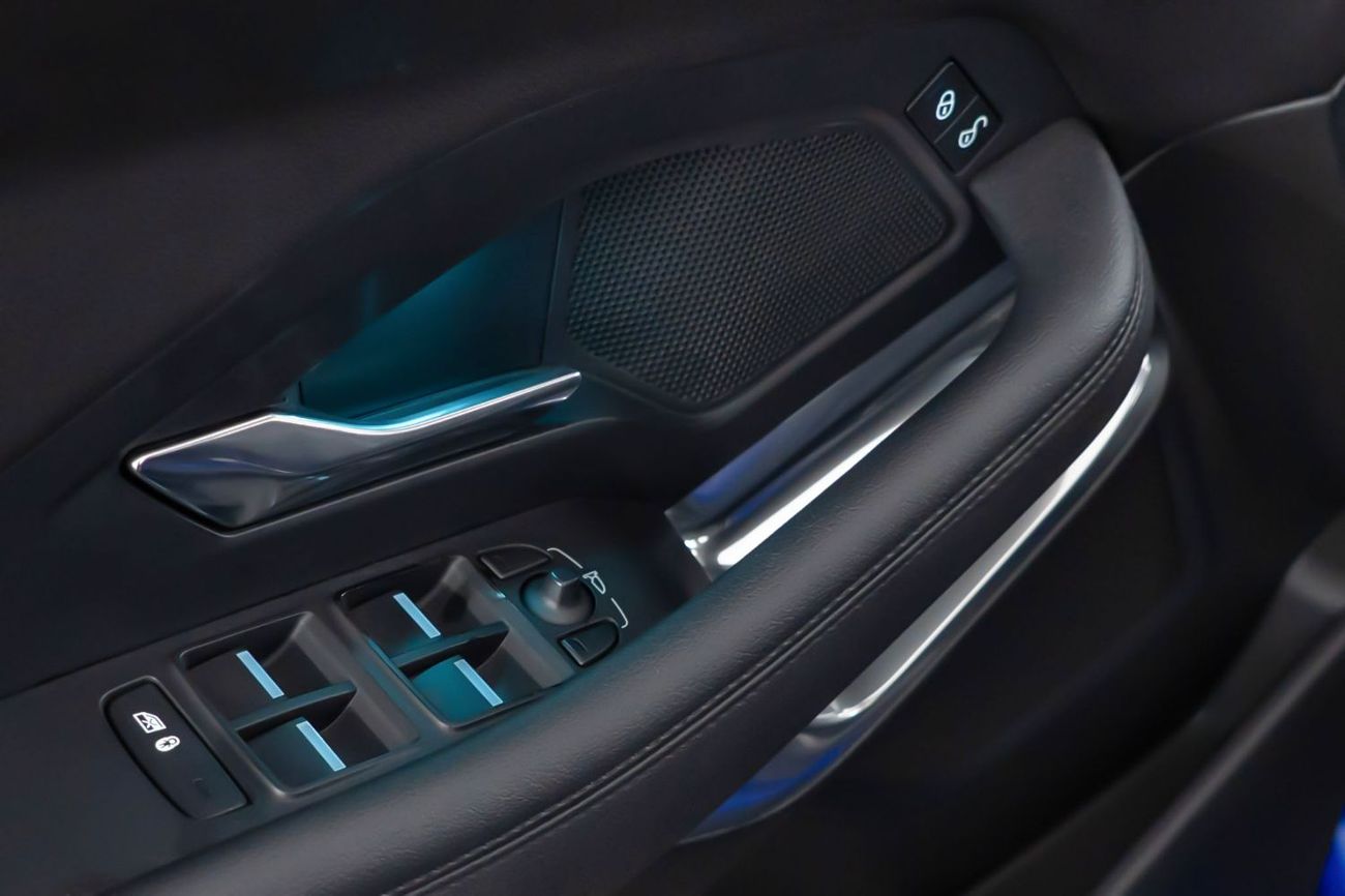 جاكوار E Pace S 2.0L