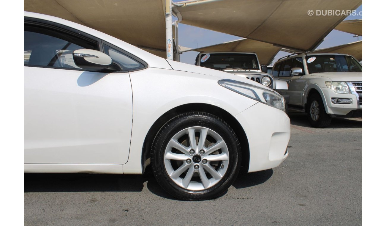 Kia Cerato LX ACCIDENTS FREE - GCC - ORIGINAL PAINT - ENGINE 1600 CC - PERFECT CONDITION INSIDE OUT