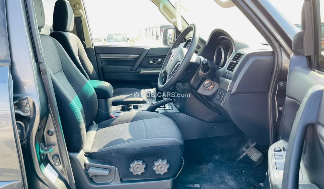 ميتسوبيشي باجيرو 2019 3.2CC, V8/V9, Diesel, [Right-Hand Drive], 7 Seats, 4X4, Automatic, Premium Condition.