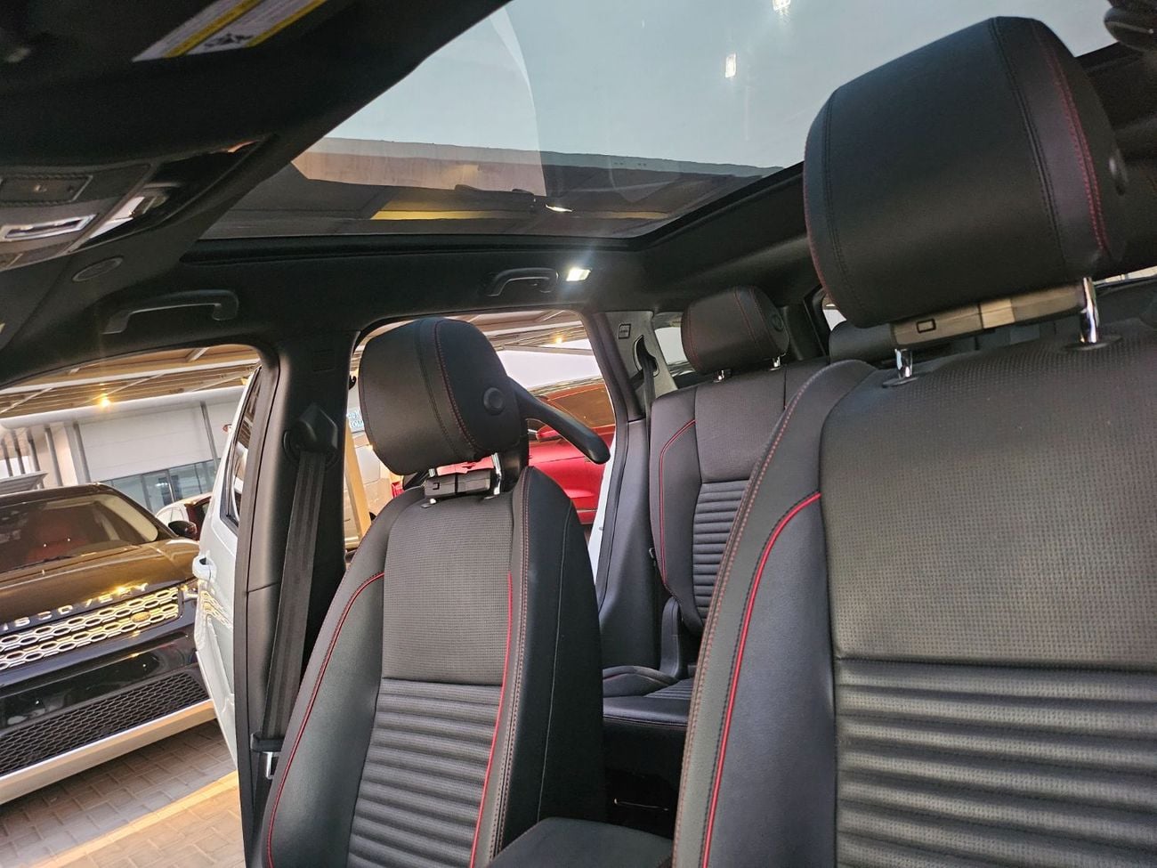 لاند روفر دسكفري سبورت R-DYNAMIC HSE P200