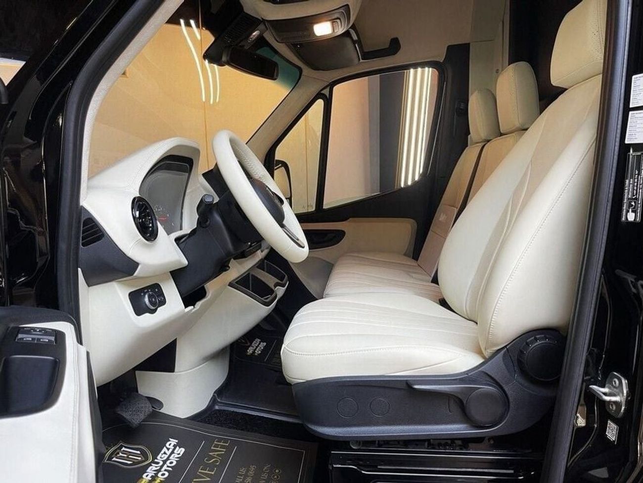 مرسيدس بنز سبرينتر Built by Barugzai | 8-Seater VIP Interior | 2 Years Agency Warranty Service Contract