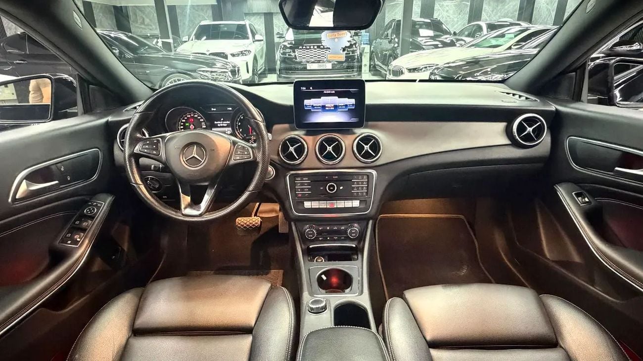 Mercedes Benz CLA 200 STANDARD