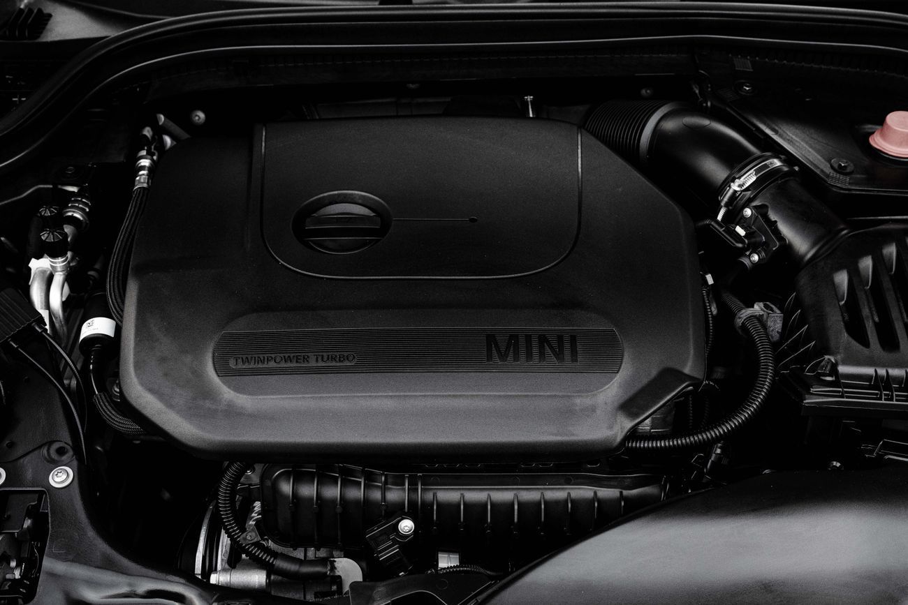 Mini Cooper Cooper | 1,606 P.M | 0% Downpayment | Perfect Condition!