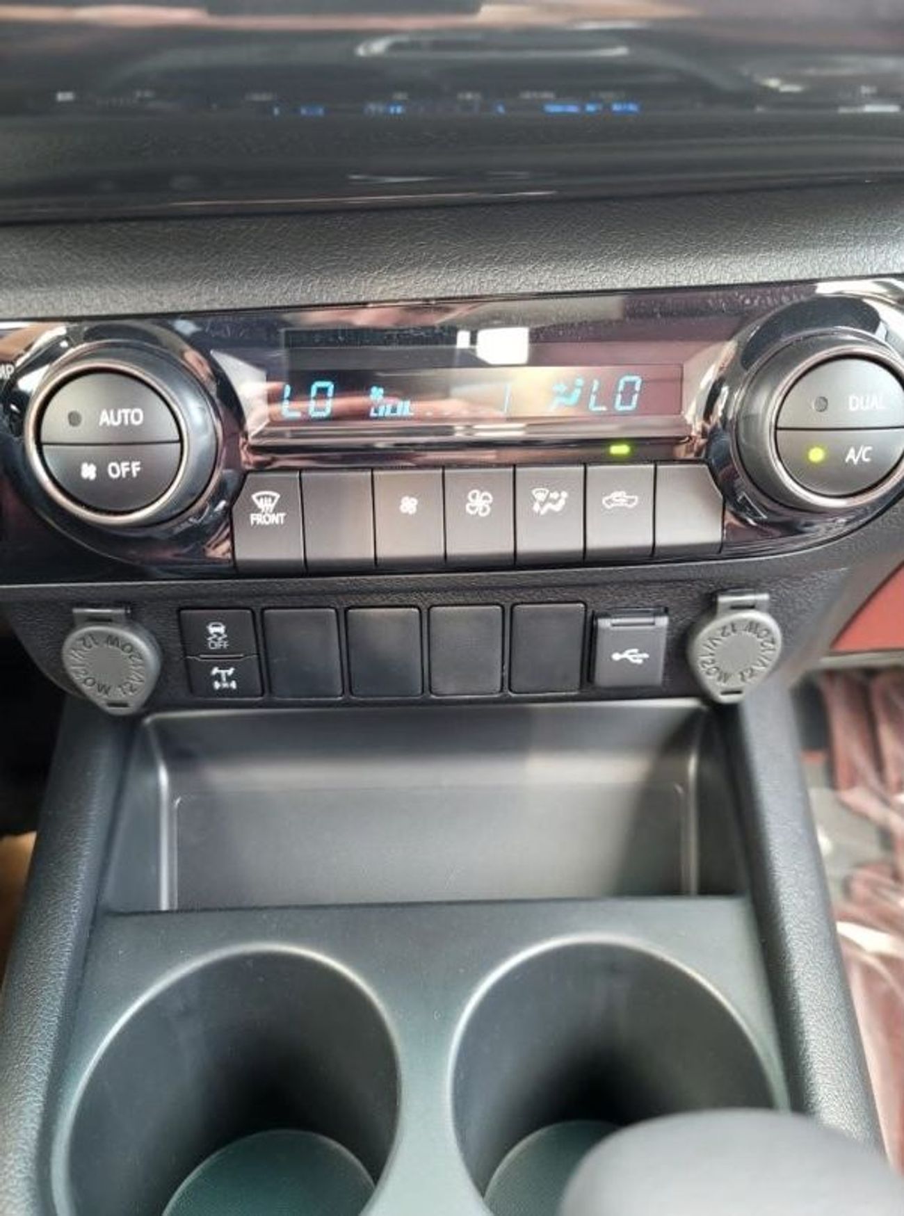 Toyota Hilux 4.0L SR5 V6 PETROL, DOUBLE CAB, 4WD, PUSH START, AUTOMATIC, MONITOR, MODEL 2024