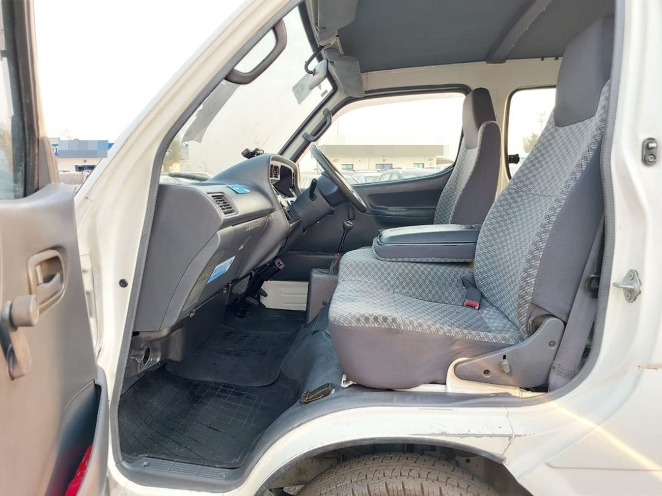 Toyota Hiace TOYOTA HIACE VAN RHD 2002 MODEL 2.0 L PETROL MANUAL(PM07906)