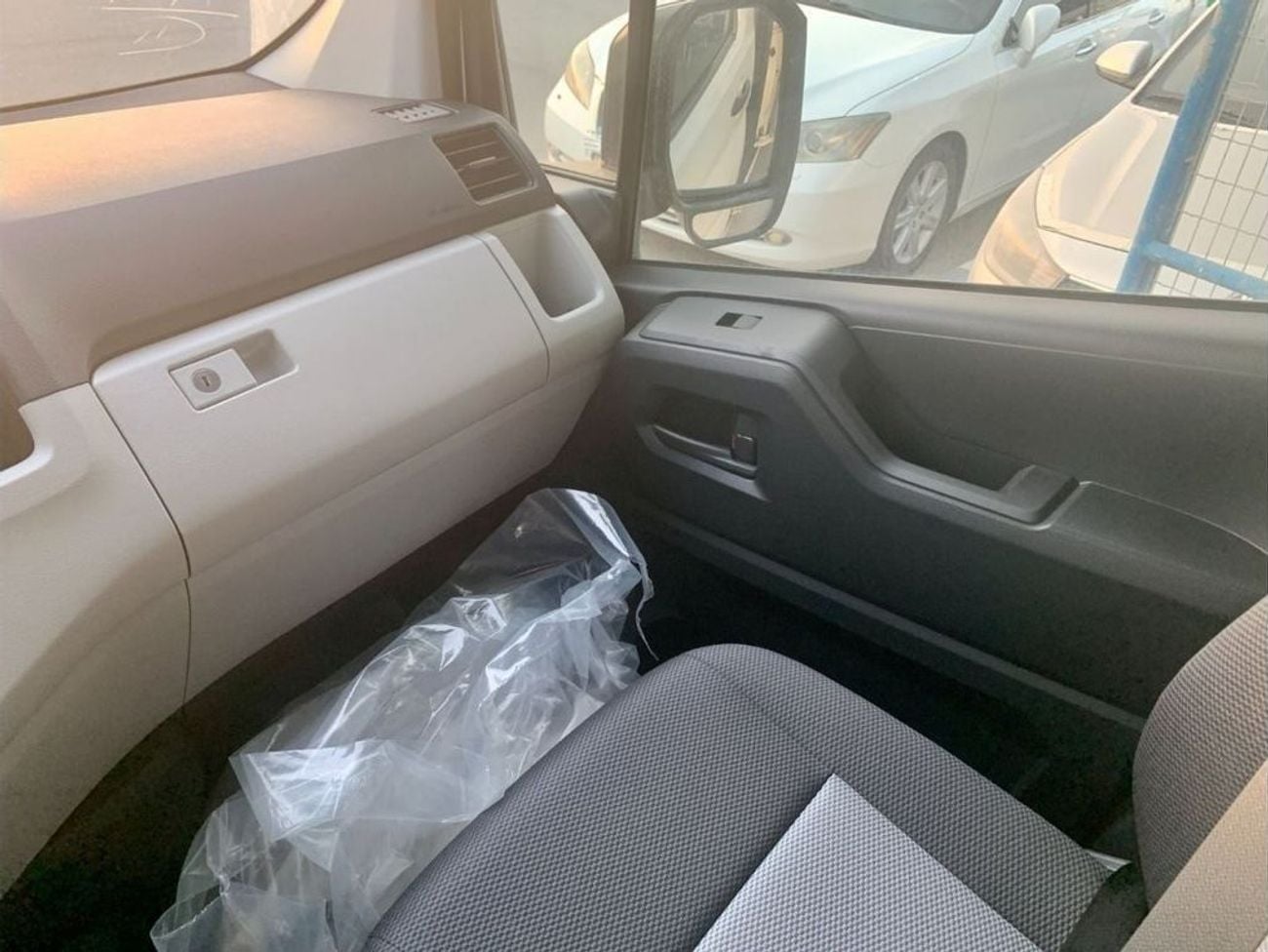 تويوتا هاياس COMMUTER HR 2.800cc DSL - 14 SEATER - M/T - 23MY