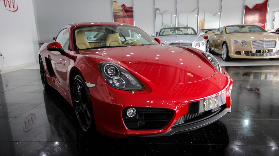 Used Porsche Cayman PDK 2015 for sale in Dubai 33342