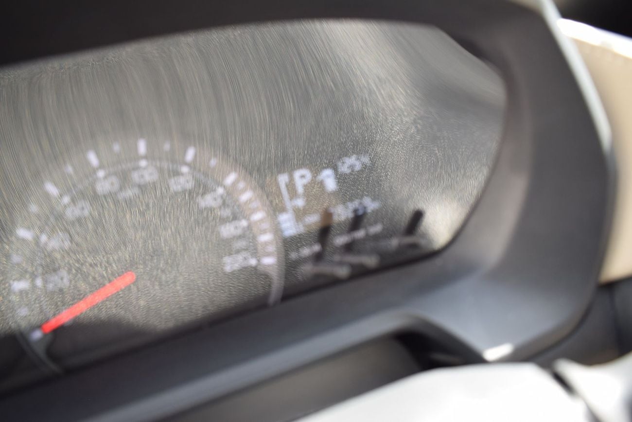 تويوتا يارس 1.5L E