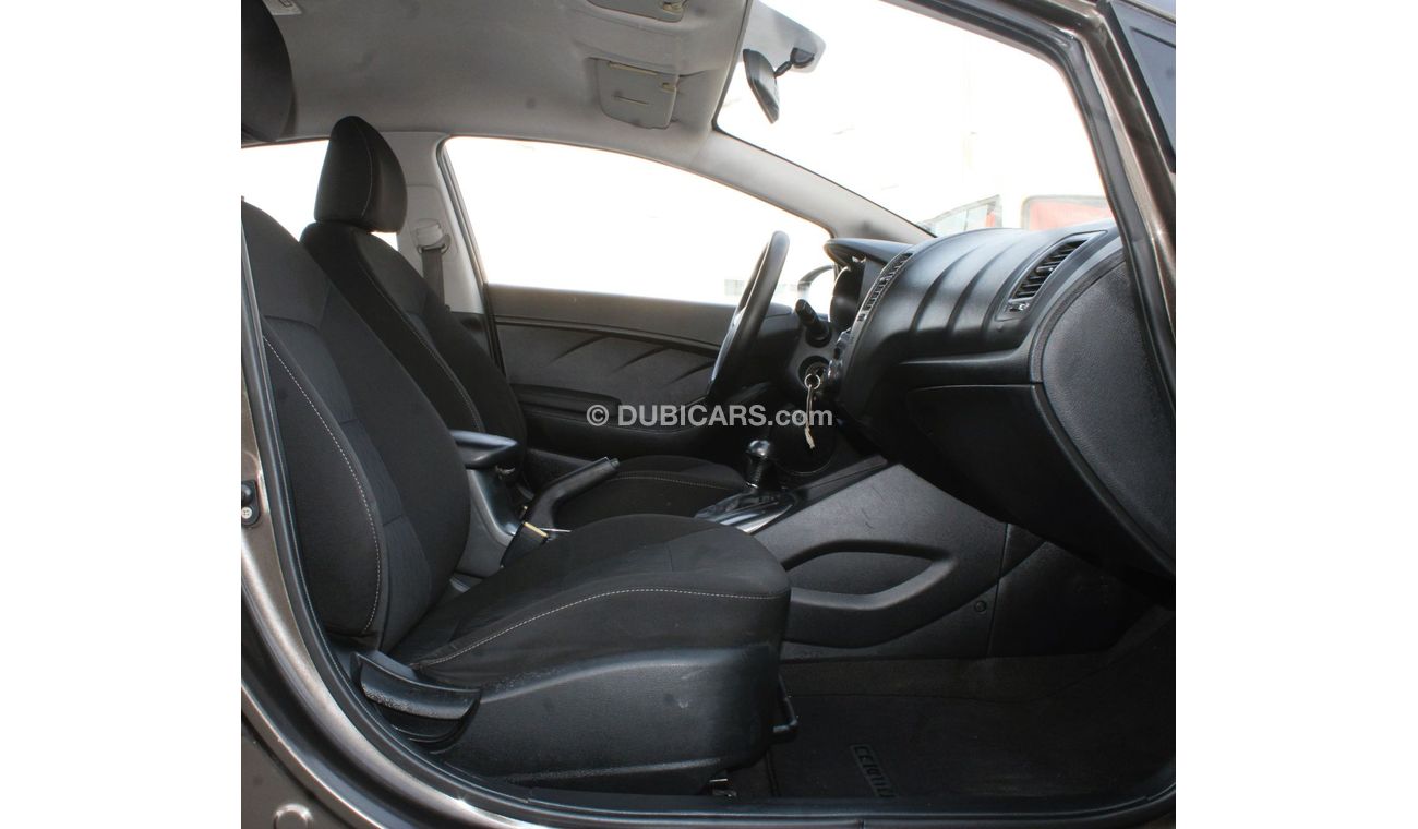 Kia Cerato KIA CERATO 2015 GRAY GCC EXCELLENT CONDITION WITHOUT ACCIDENT