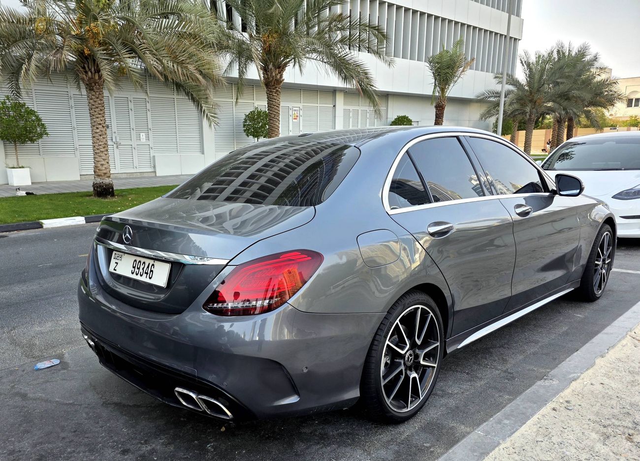 Mercedes-Benz C 300 Std 2.0L (258 HP)