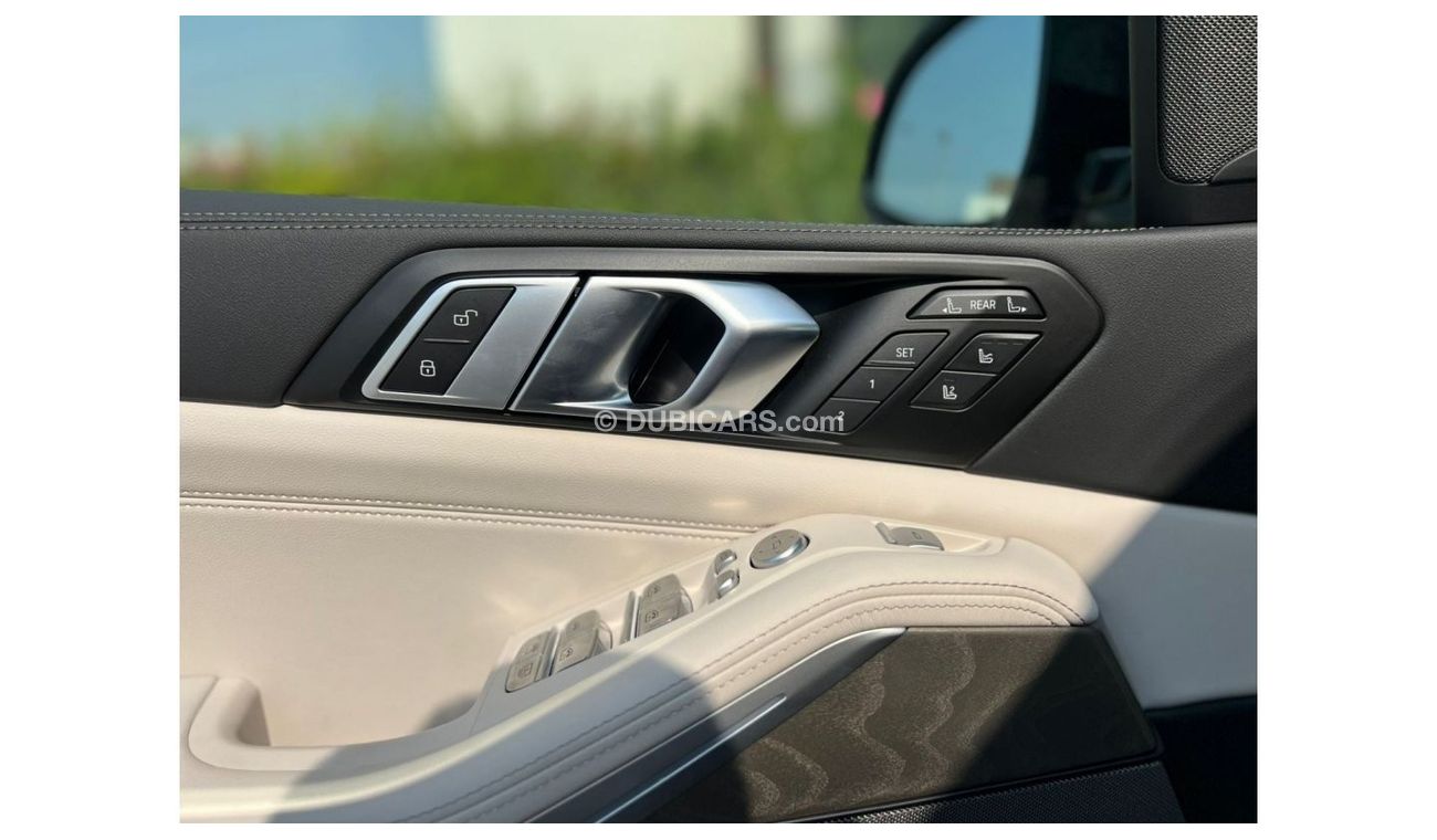 BMW X7 Bmw X7 XDrive 40i M package  Head-Up Display  Panoramic Full Option ViP Seats  2024 Zero KM 429,000