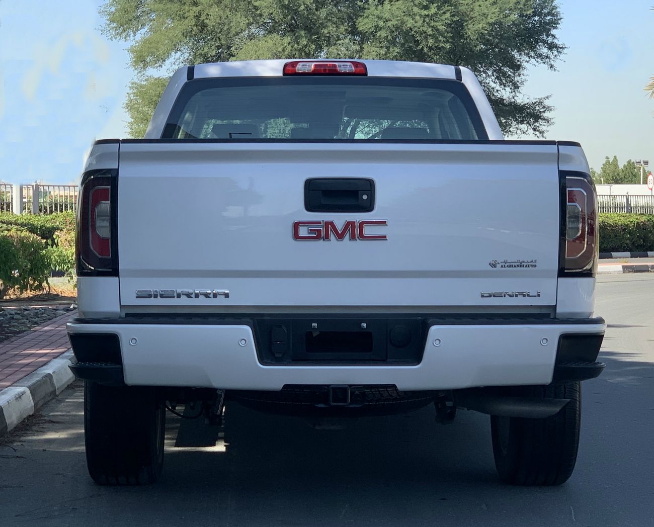 GMC Sierra DENALI - 2016 - EXCELLENT CONDITION - BANK FINANCE AVAILABLE - AGENCY MAINTAINED