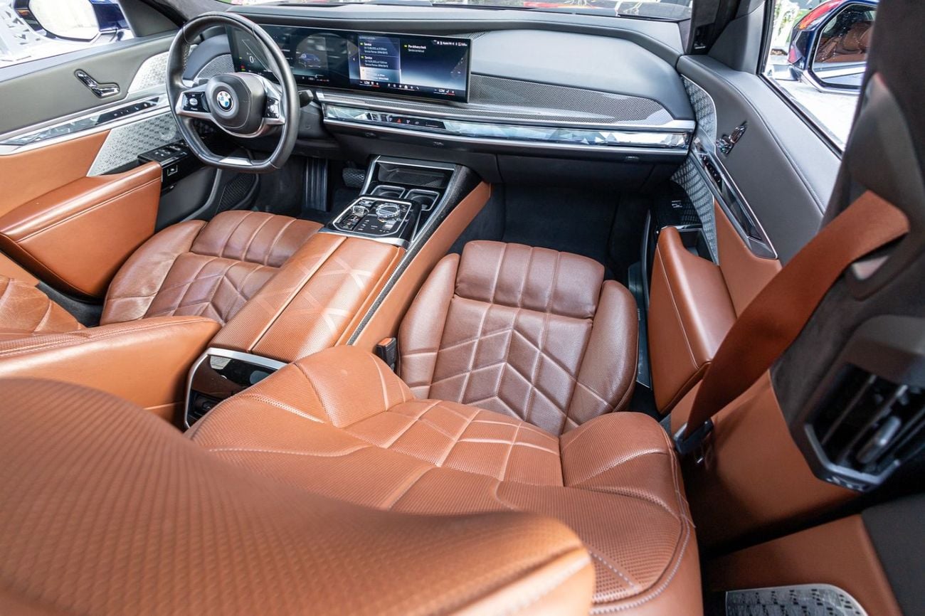 BMW 740i LUXURY PURE EXCELLENCE 2023 BMW 740i GCC | Agency Warranty