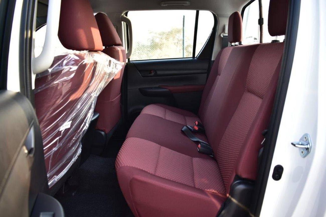 تويوتا هيلوكس DLX-G 2.4L Diesel Automatic