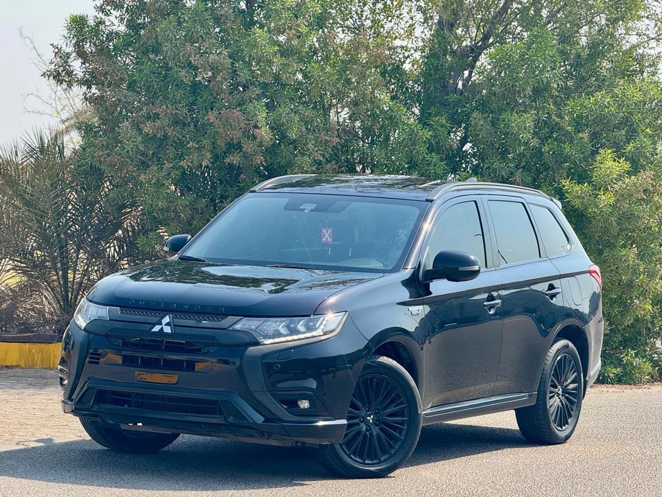 Mitsubishi Outlander GLX Super High 2.4L 980-Monthly l GCC l Hybrid, Sunroof, Leather l Accident Free