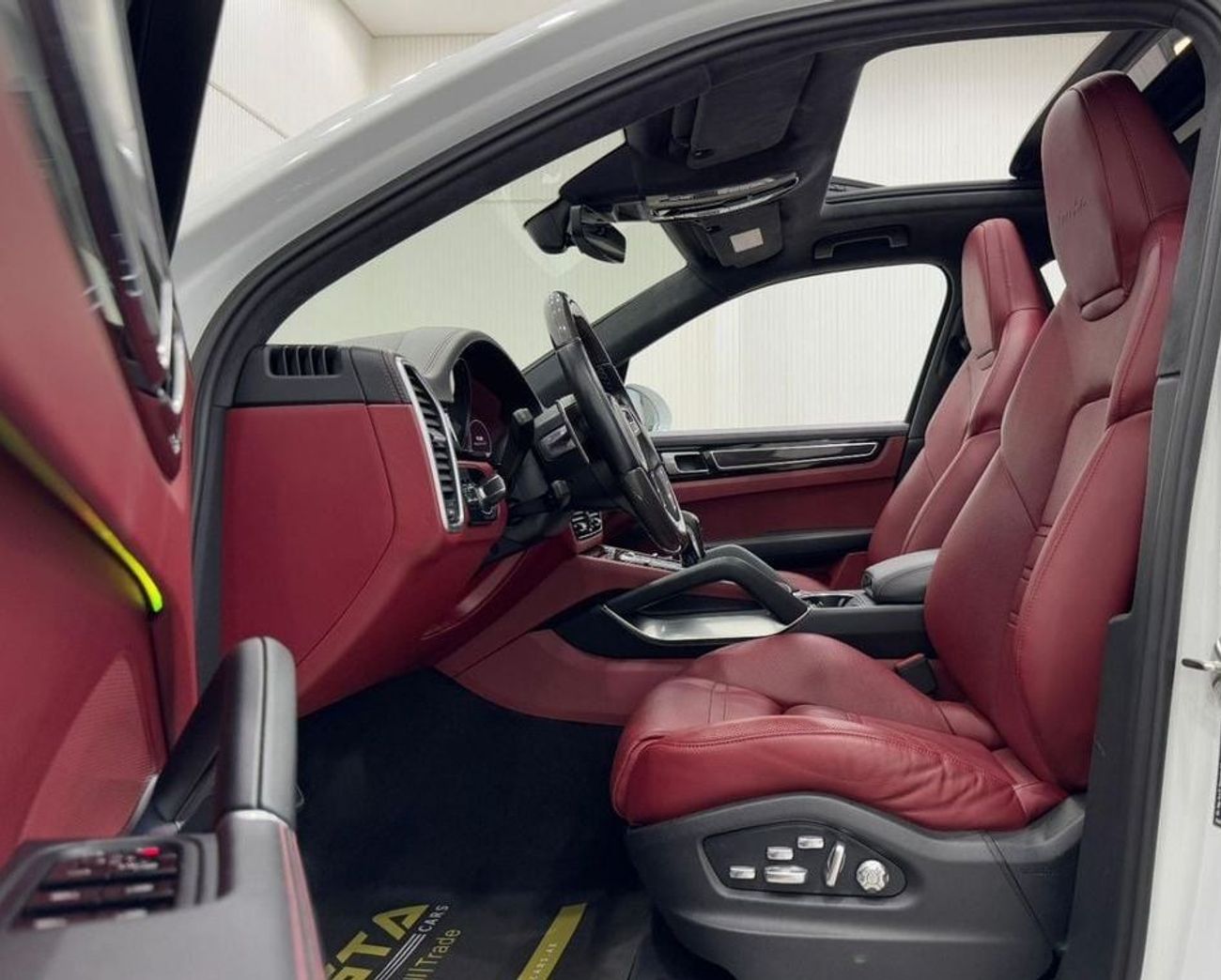 بورش كايان Turbo 4.0L (550 HP) 2019 Porsche Cayenne Turbo, August 2025 Porsche Warranty, Full Porsche Service H