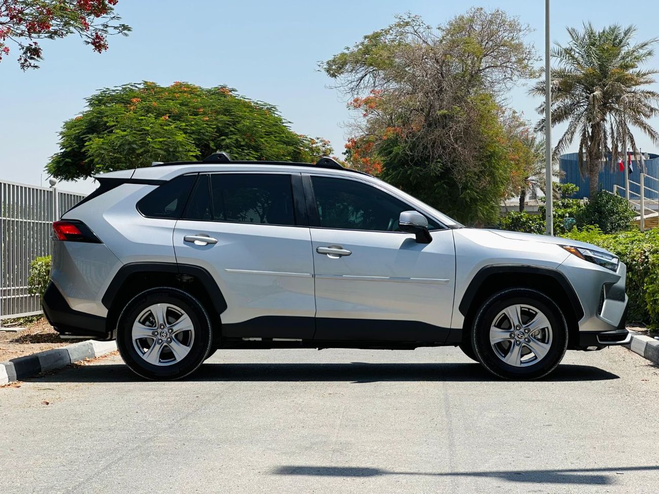 تويوتا راف ٤ Year: 2025  XLE-AWD Full option