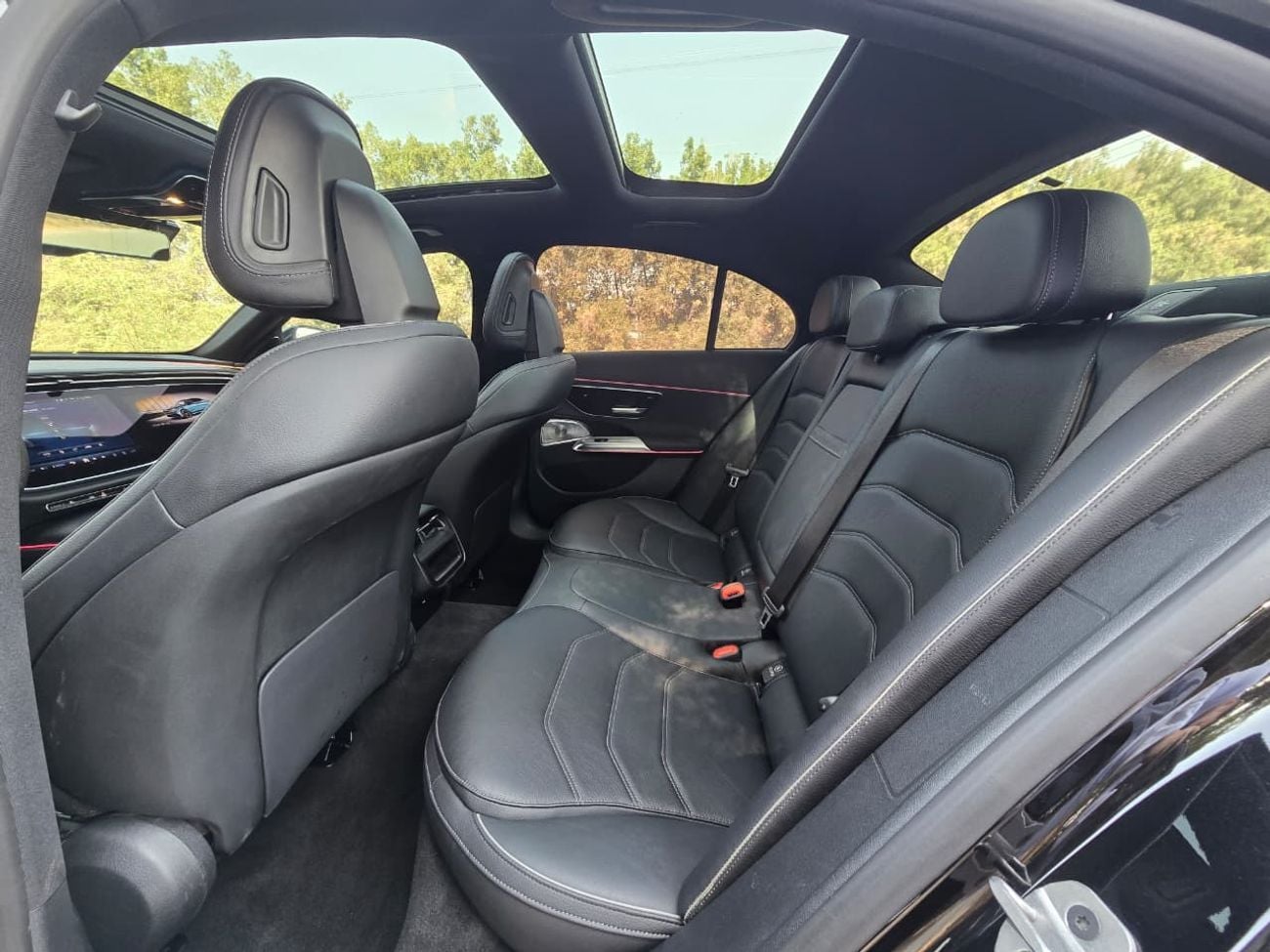 مرسيدس بنز E300 MERCEDES E-300 2024 // ORGINAL PAINT // LOW MILEAGE // PERFECT CONDITION // FULL OPITION