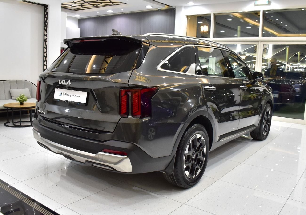 Kia Sorento LX EXCELLENT DEAL for our KIA Sorento ( 2024 Model ) in Grey Color GCC Specs