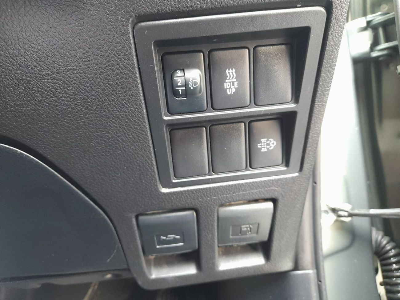 تويوتا هيلوكس Right-Hand drive 2.8 diesel Auto Full options