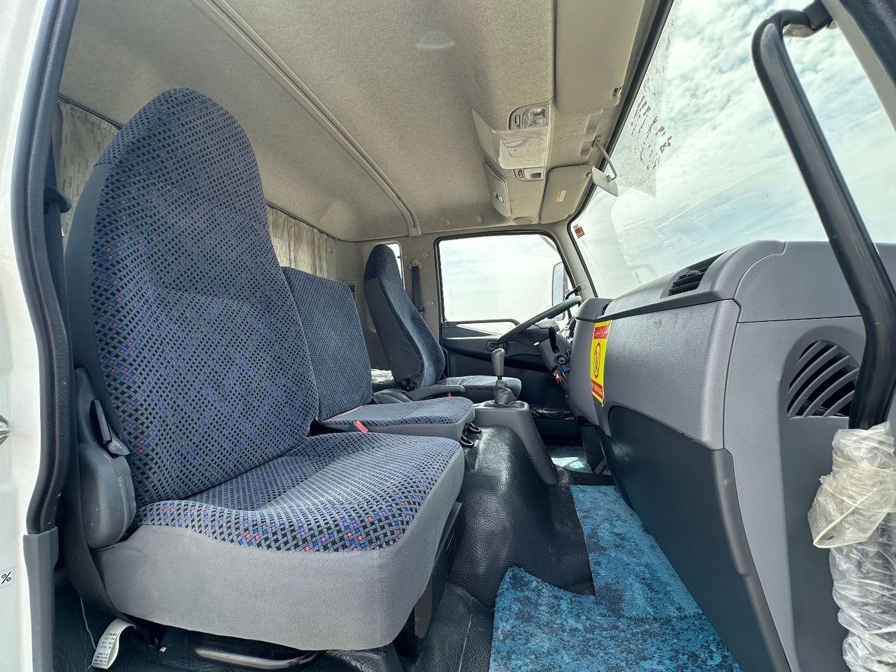 Mitsubishi Fuso Canter GCC VERY CLEAN