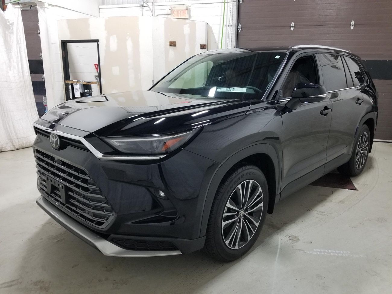 Toyota Grand Highlander PLATINUM HYBRID MAX