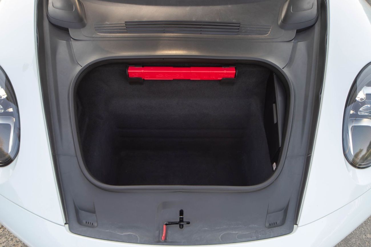 Porsche 911 Carrera 3.0L (444 HP) Coupe