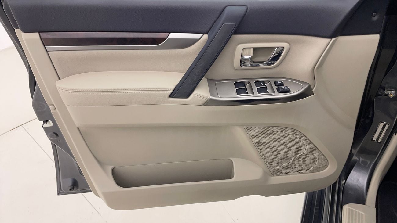 ميتسوبيشي باجيرو 2022 GLS MIDLINE | AED 1100/Month | 0 DP | 30 Day Return | Warranty | Service History