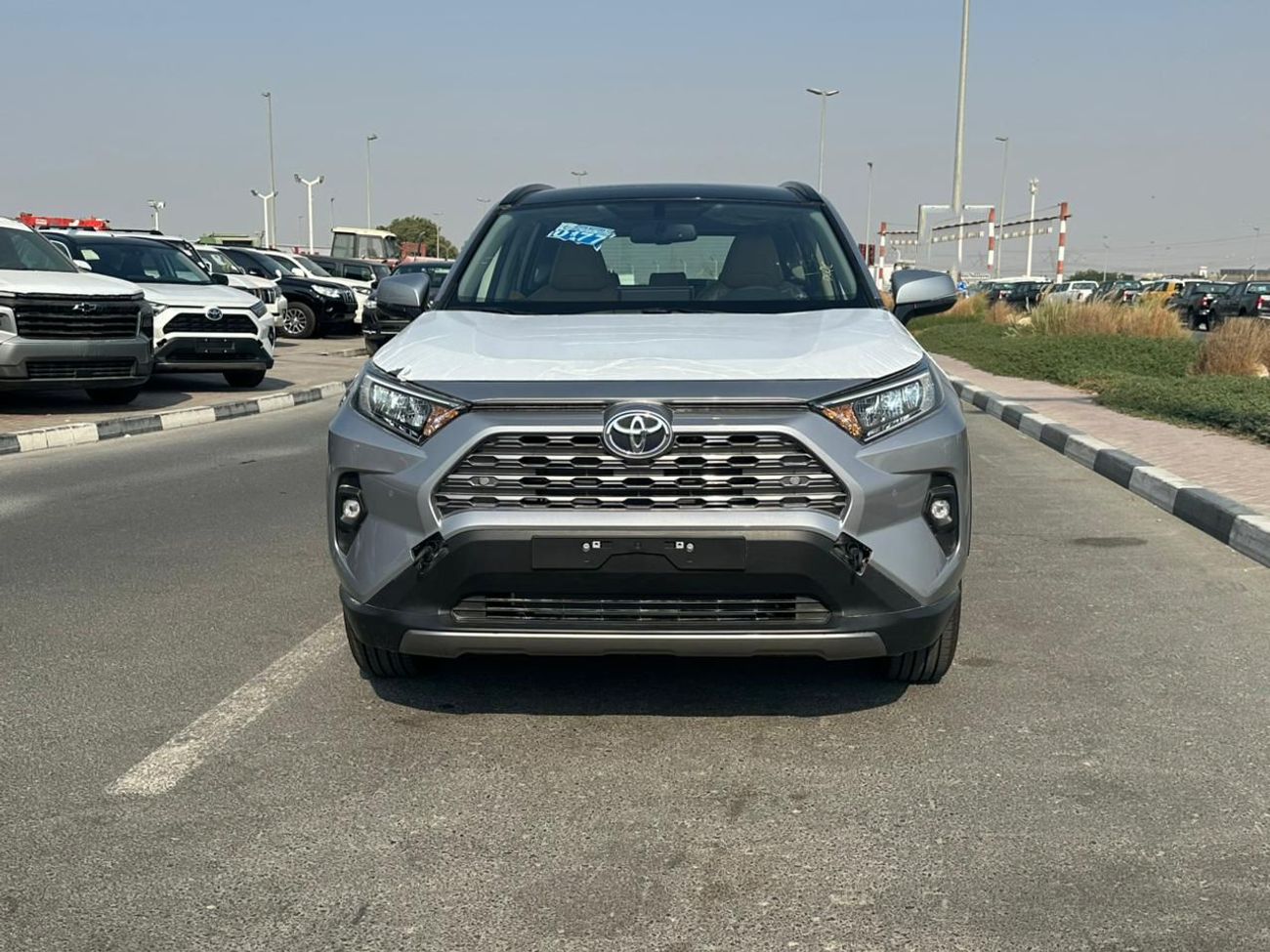 Toyota RAV4 2.5 LIMITED , PETROL , MEMORY SEAT, WIRELESS CHARGER ,PANORAMIC ROOF, FULL OPTION MODEL 2025