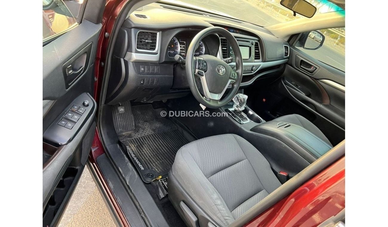 Toyota Highlander 2019 Toyota Highlander LE AWD 4X4 MidOption+ /