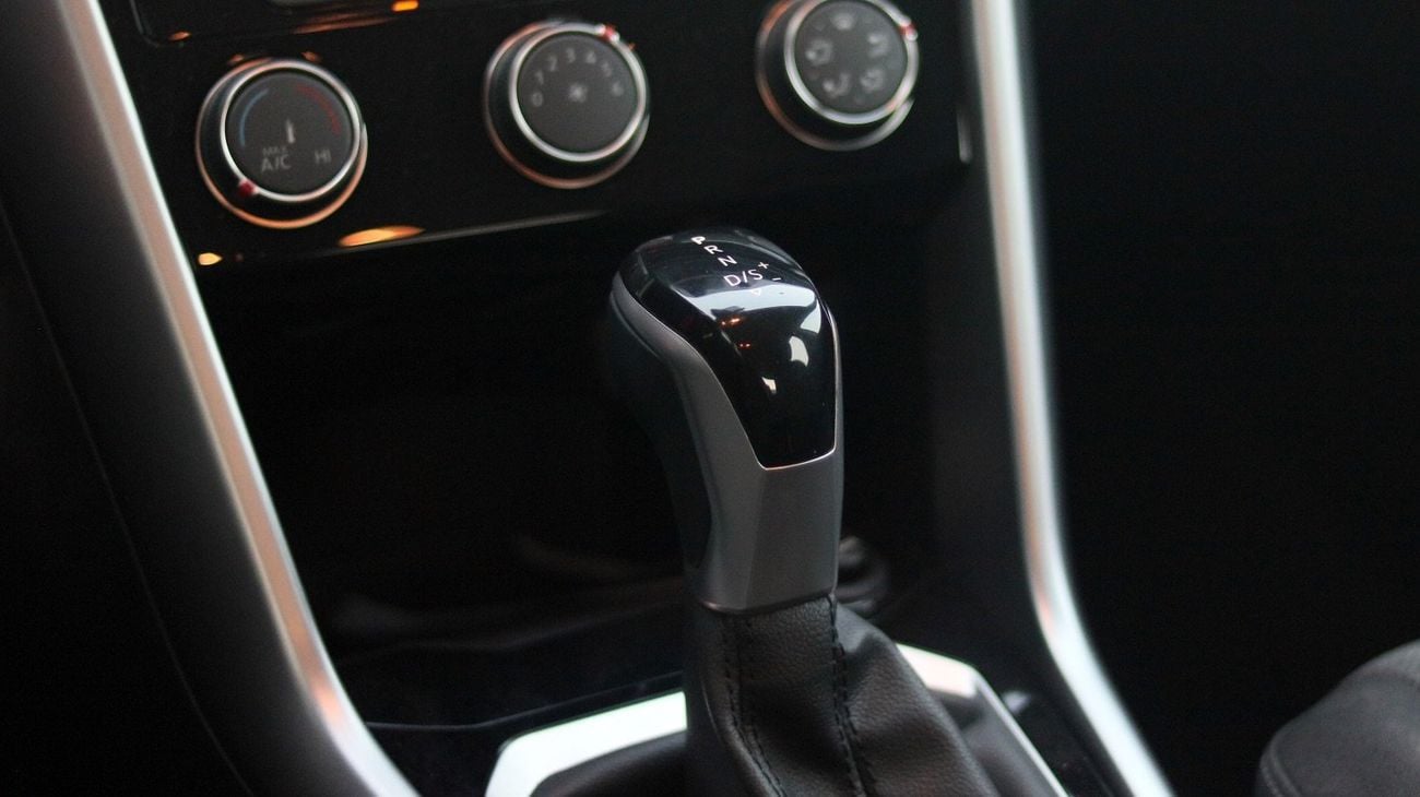 فولكس واجن T ROC Life 1.4L