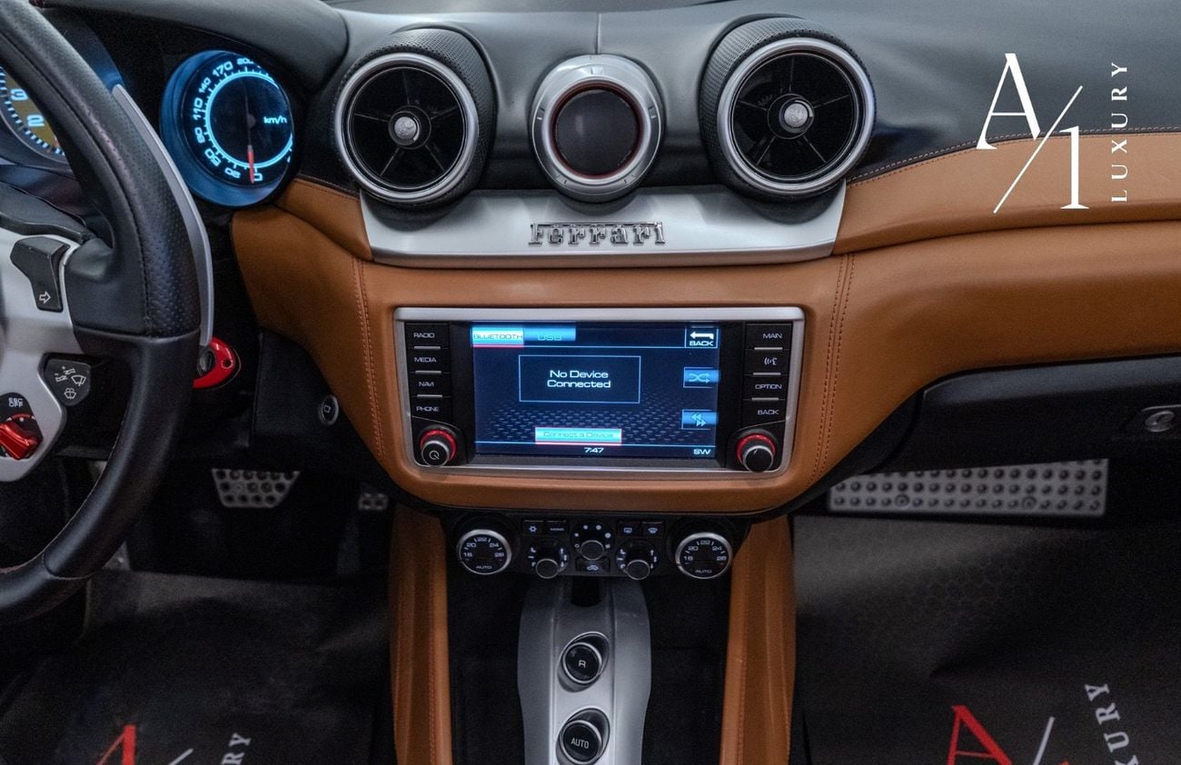 Ferrari California T Std 3.9L (553 HP) 2016 Ferrari California T, With Full Service History, Excellent Condition, GCC Spe