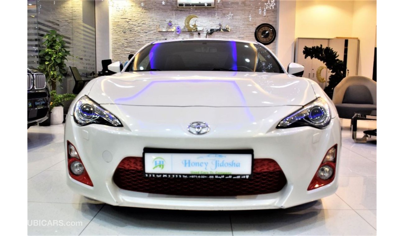 Toyota 86 GTX 86 2014 Model!! in White Red Color! GCC Specs