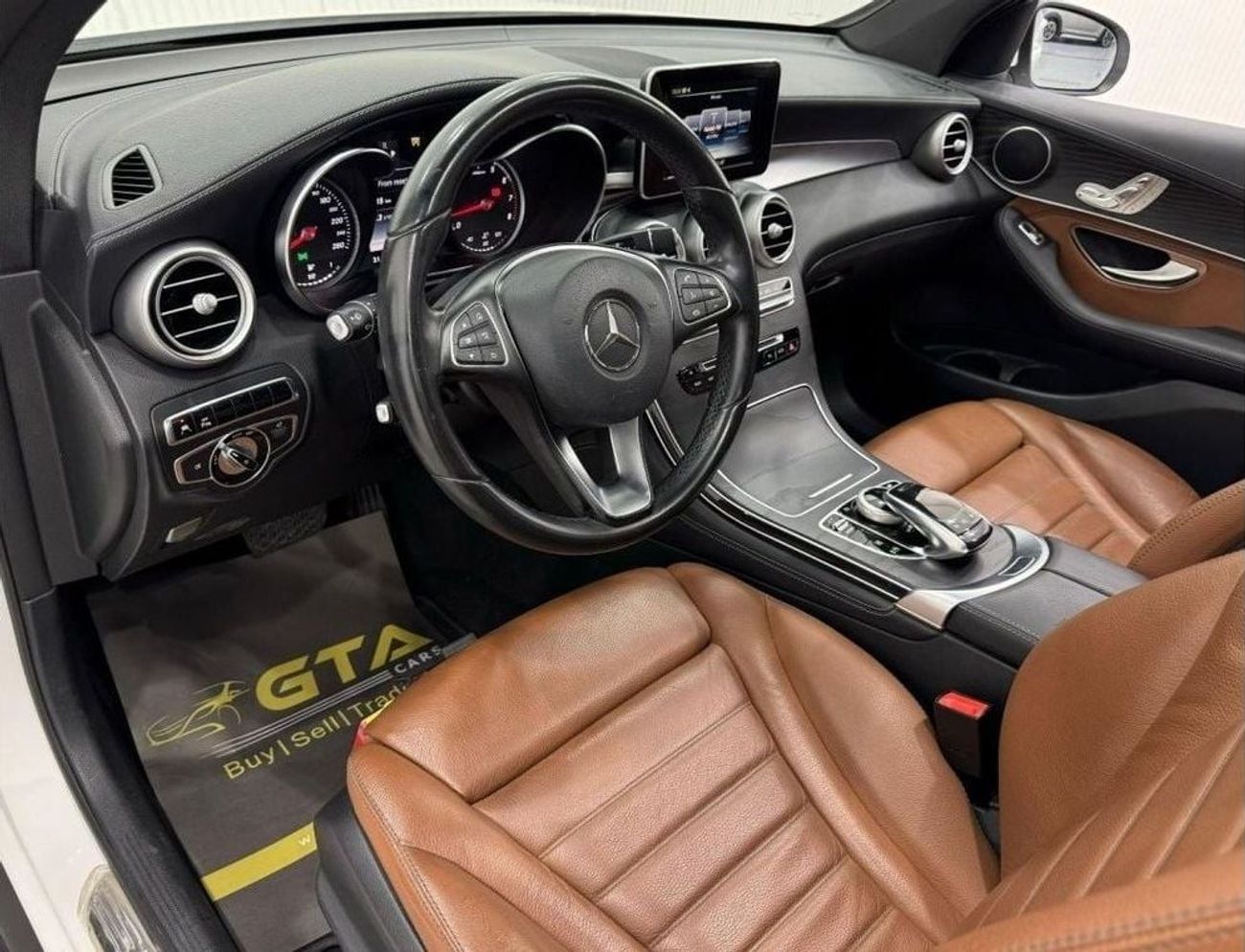 Mercedes-Benz GLC 250 4MATIC 2.0L 2016 Mercedes Benz GLC250 AMG 4MATIC, Service History, Low Kms, Excellent Condition, GCC