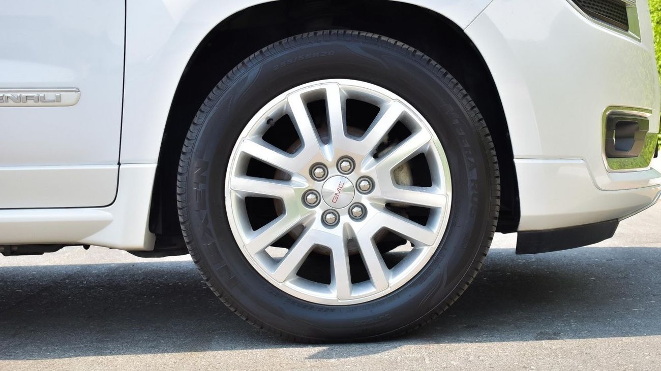 GMC Acadia Denali AWD