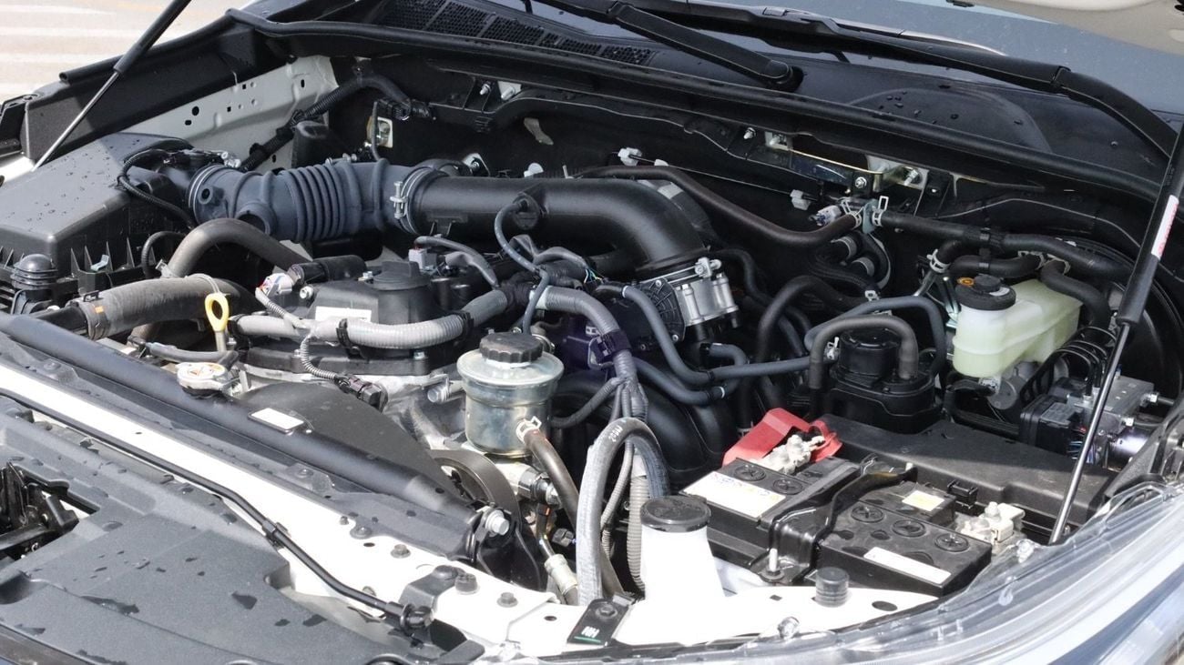 تويوتا هيلوكس TOYOTA HILUX SR5 2.7L A/T full option