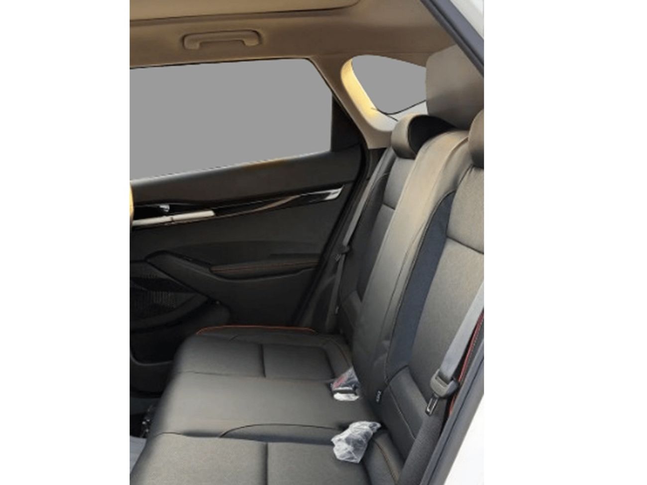 كيا سيلتوس ECTGLD005 - 2025 Kia Seltos Luxury - 1.5L Petrol Auto - White - Chinese