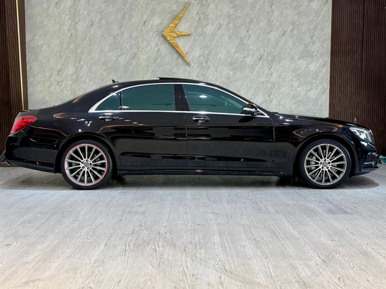 Mercedes-Benz S 500 Std 4.7L Mercedes S500 AMG II 2015 II Full Loaded