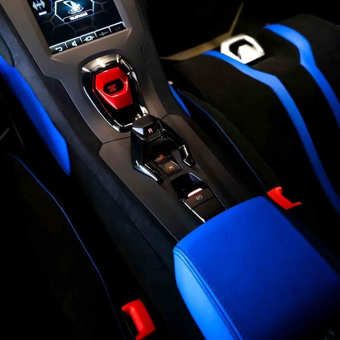 Lamborghini Huracan AED 1,149,950 • Lamborghini Huracan STO • Agency Warranty