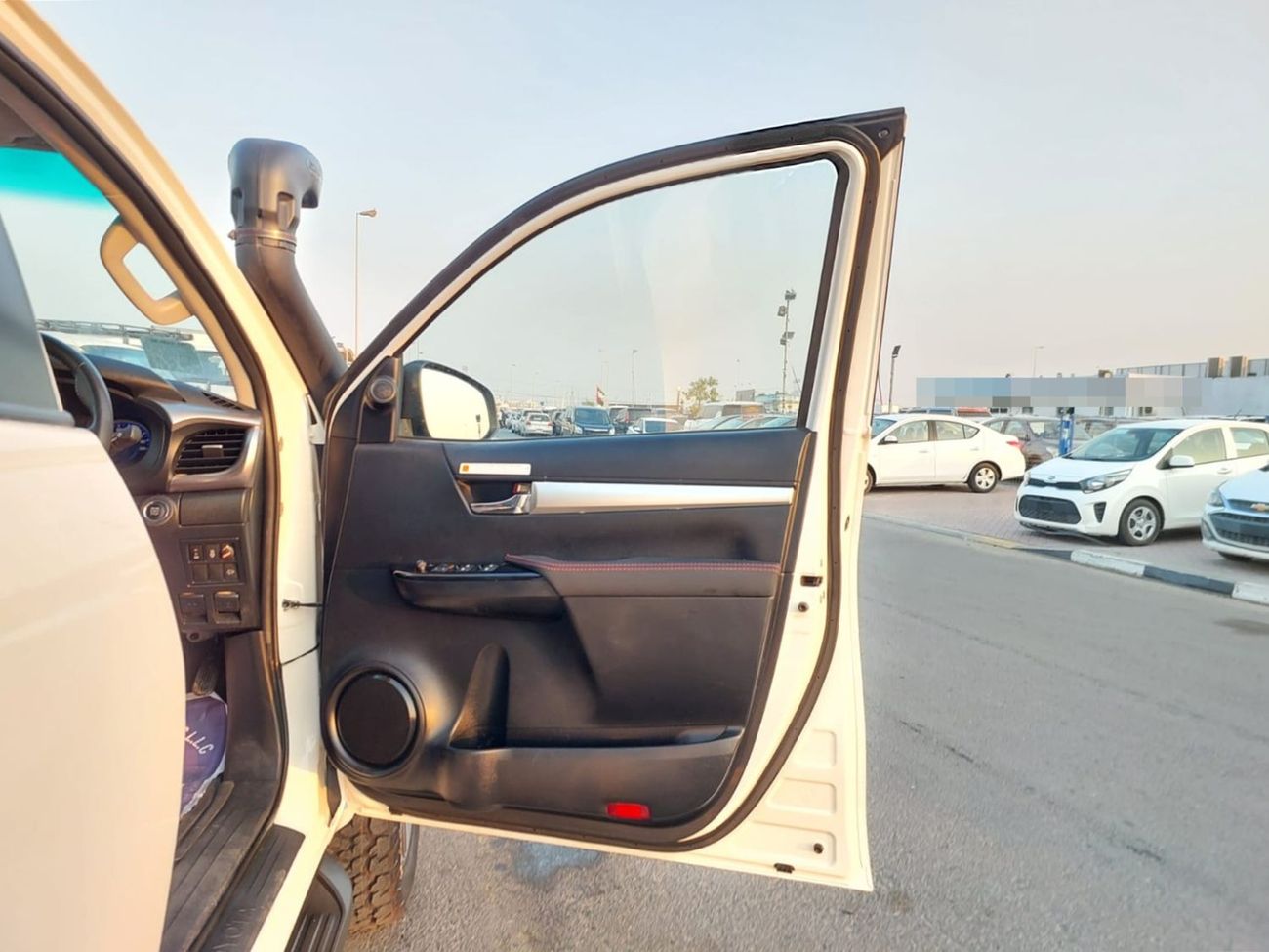 تويوتا هيلوكس TOYOTA HILUX PICKUP RHD 2018 MODEL 2.8 L DIESEL AUTOMATIC(PM29171)