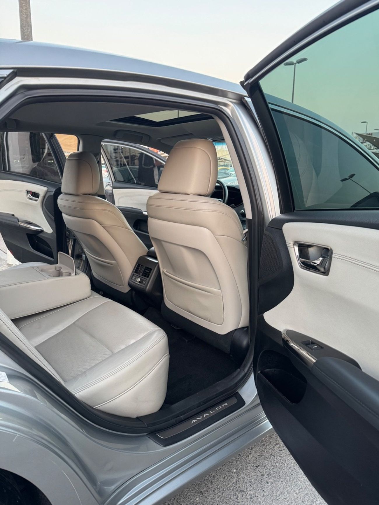 تويوتا افالون