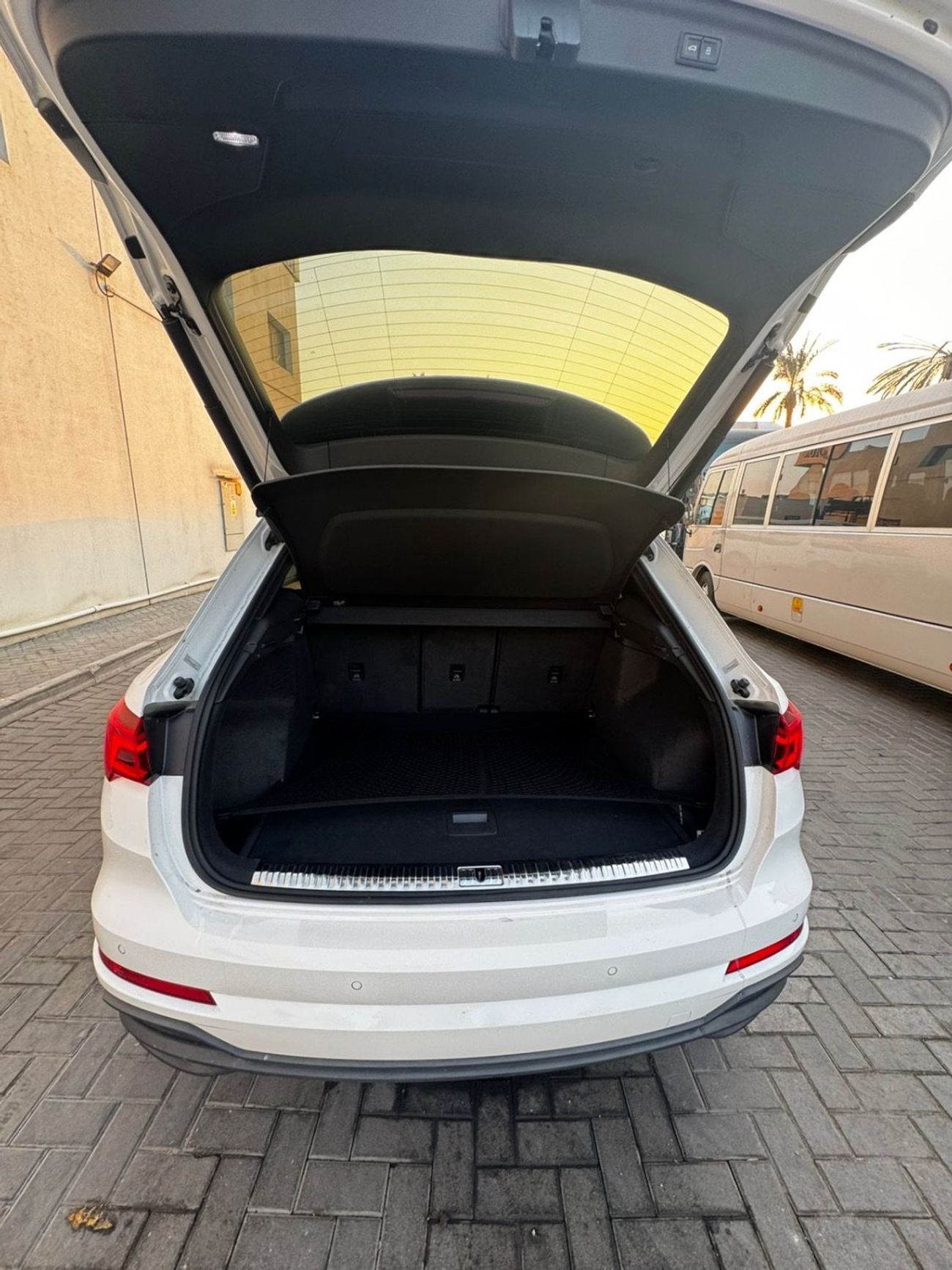 Audi Q3 40 TFSI quattro 2.0L