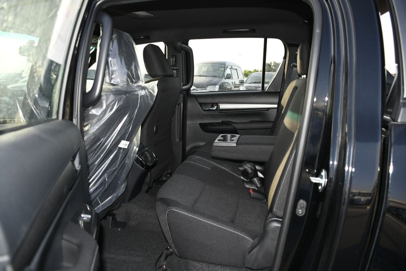 تويوتا هيلوكس Adventure 4.0L V6 with BSM ! Door Molding