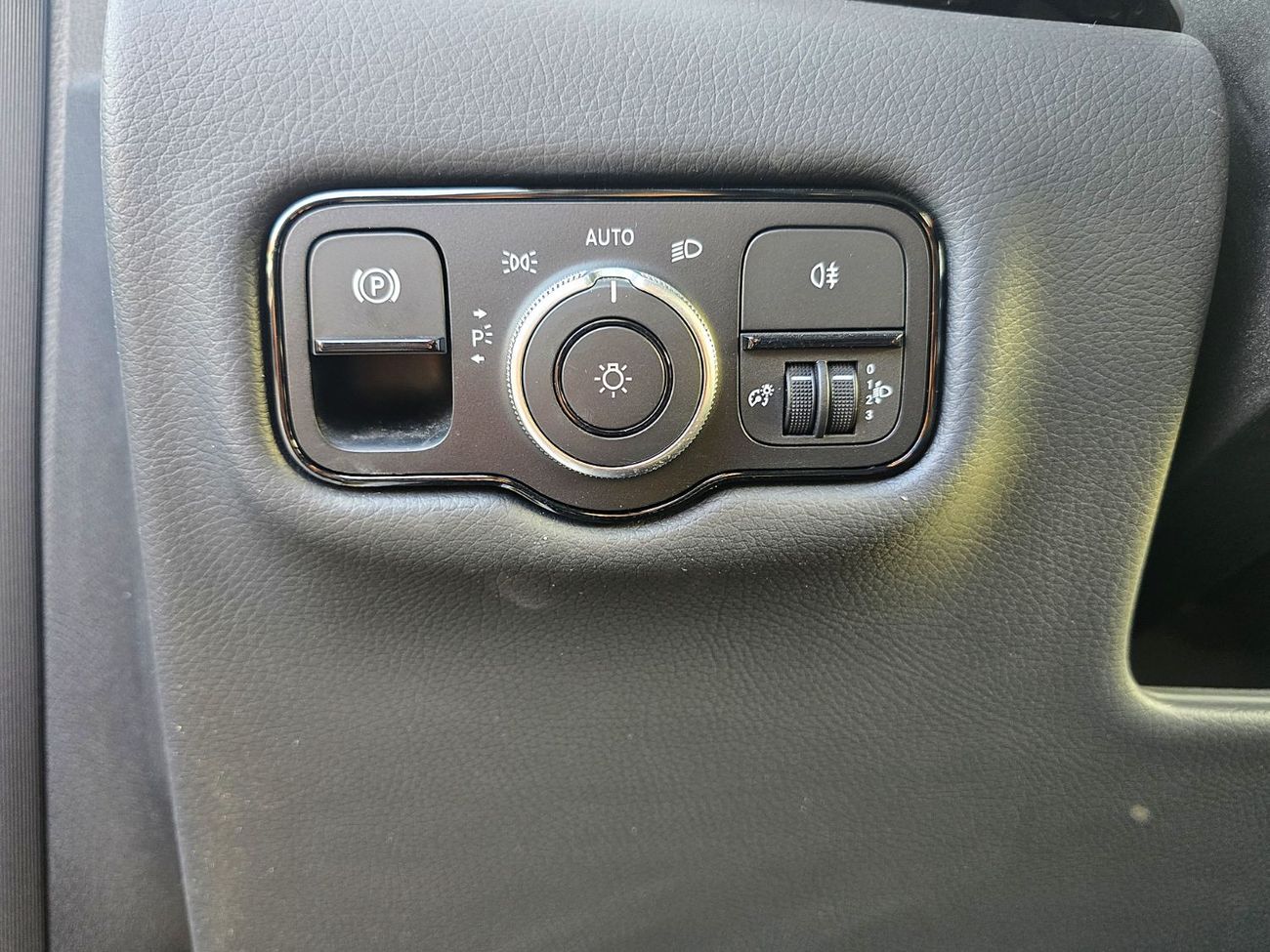 Mercedes-Benz V 300 Mercedes Benz V-Class V300 Style  2.0l Minivan 4*2 5Doors Black Color 2025 Model