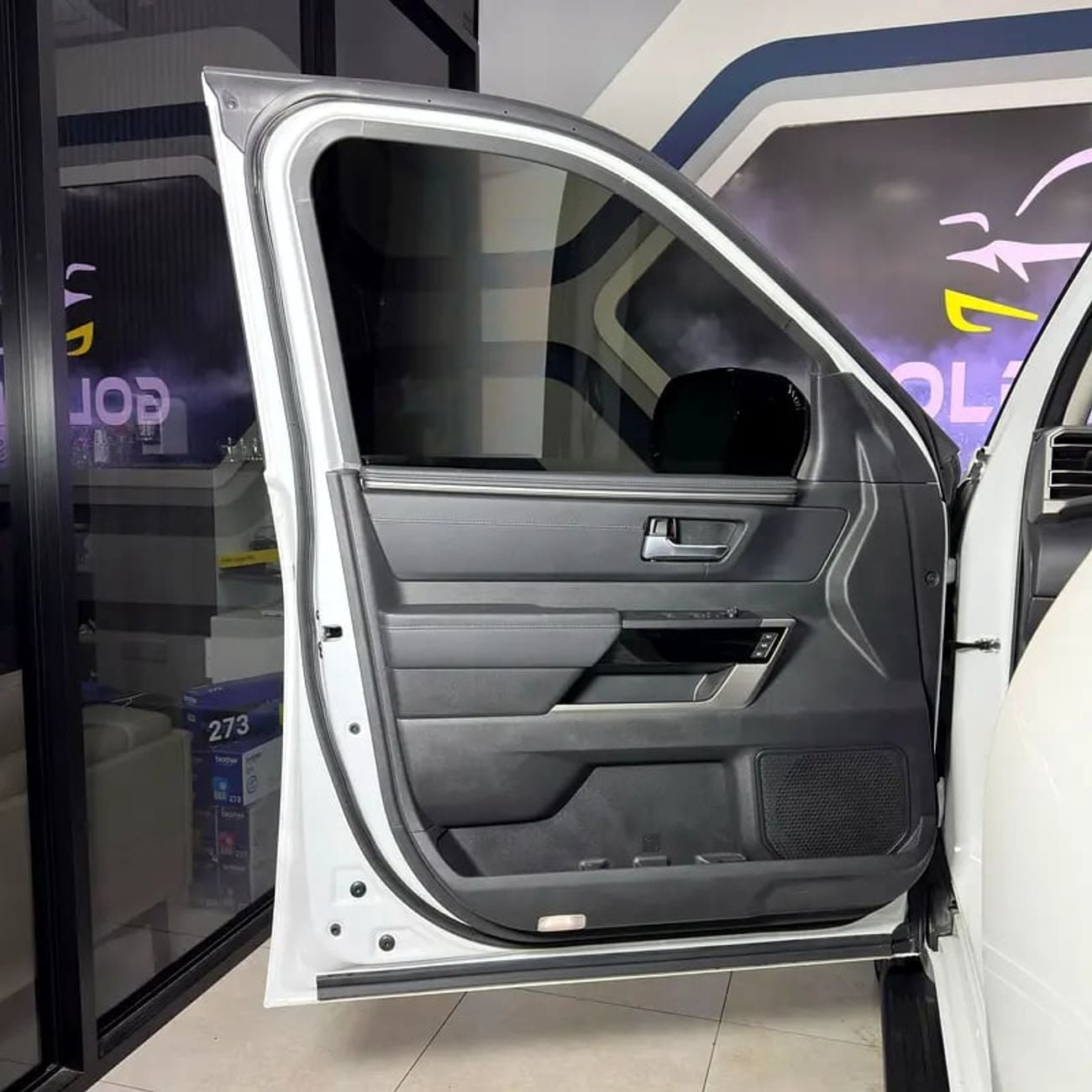 تويوتا سيكويا Limited 5.7L Limited hybrid