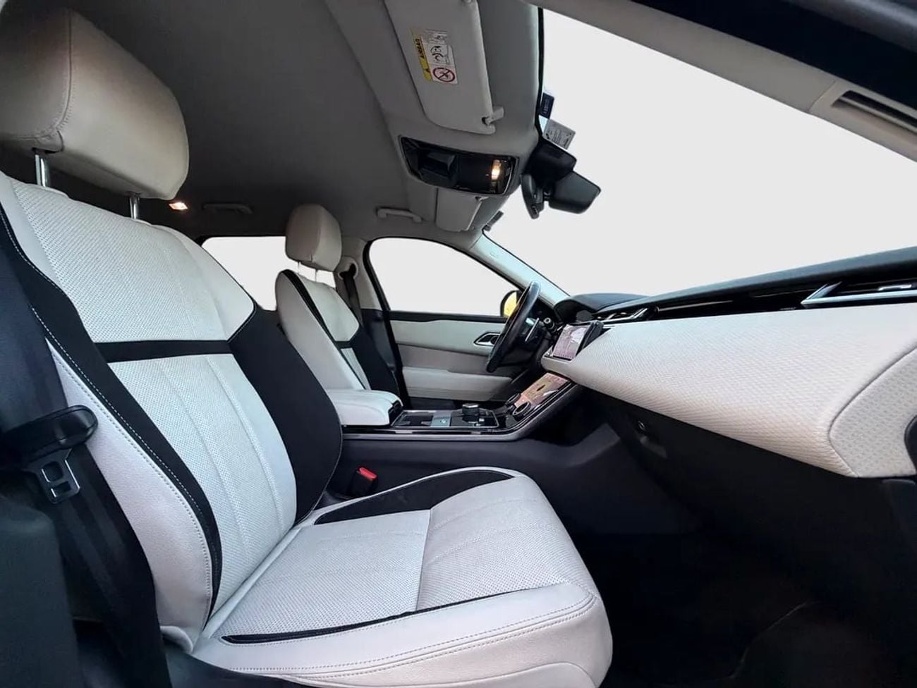 لاند روفر رينج روفر فيلار إس إي P250 | SE R-DYNAMIC | 2.0L TURBO | GCC SPECS